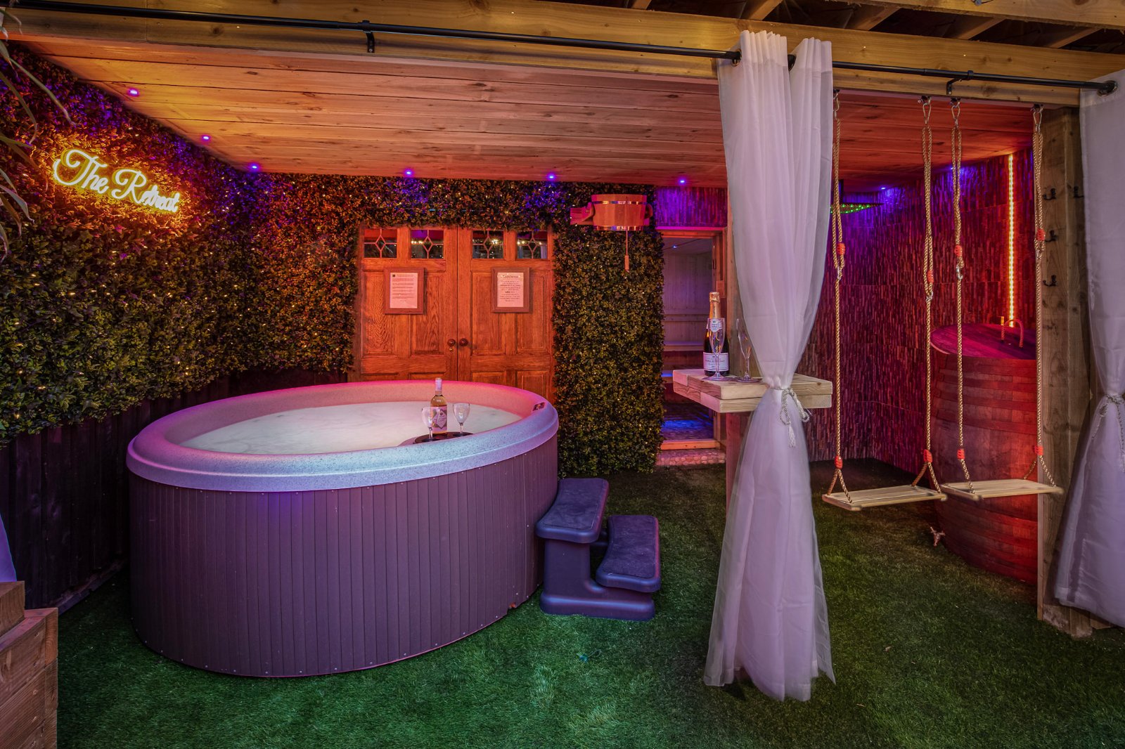 The Retreat- Spa Garden, Hot Tub, Hammock, Sauna, Cold water plunge, cold water bucket drop, outdoor monsoon shower in Cleveleys Lancashire